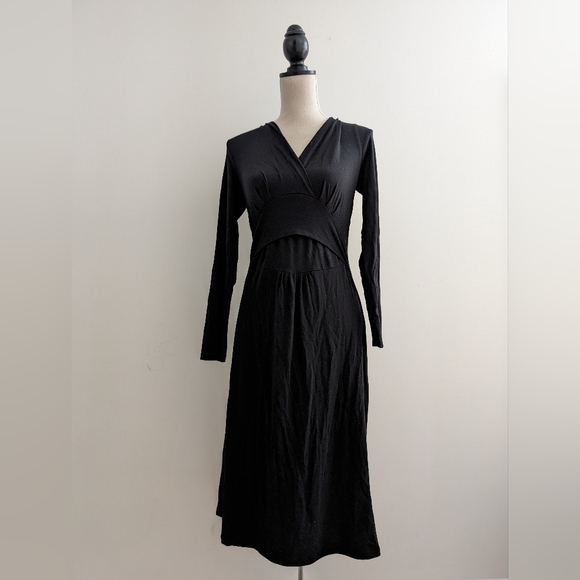 Like new sz S Boob Design black v-neck nursing dress - Picture 2 of 11